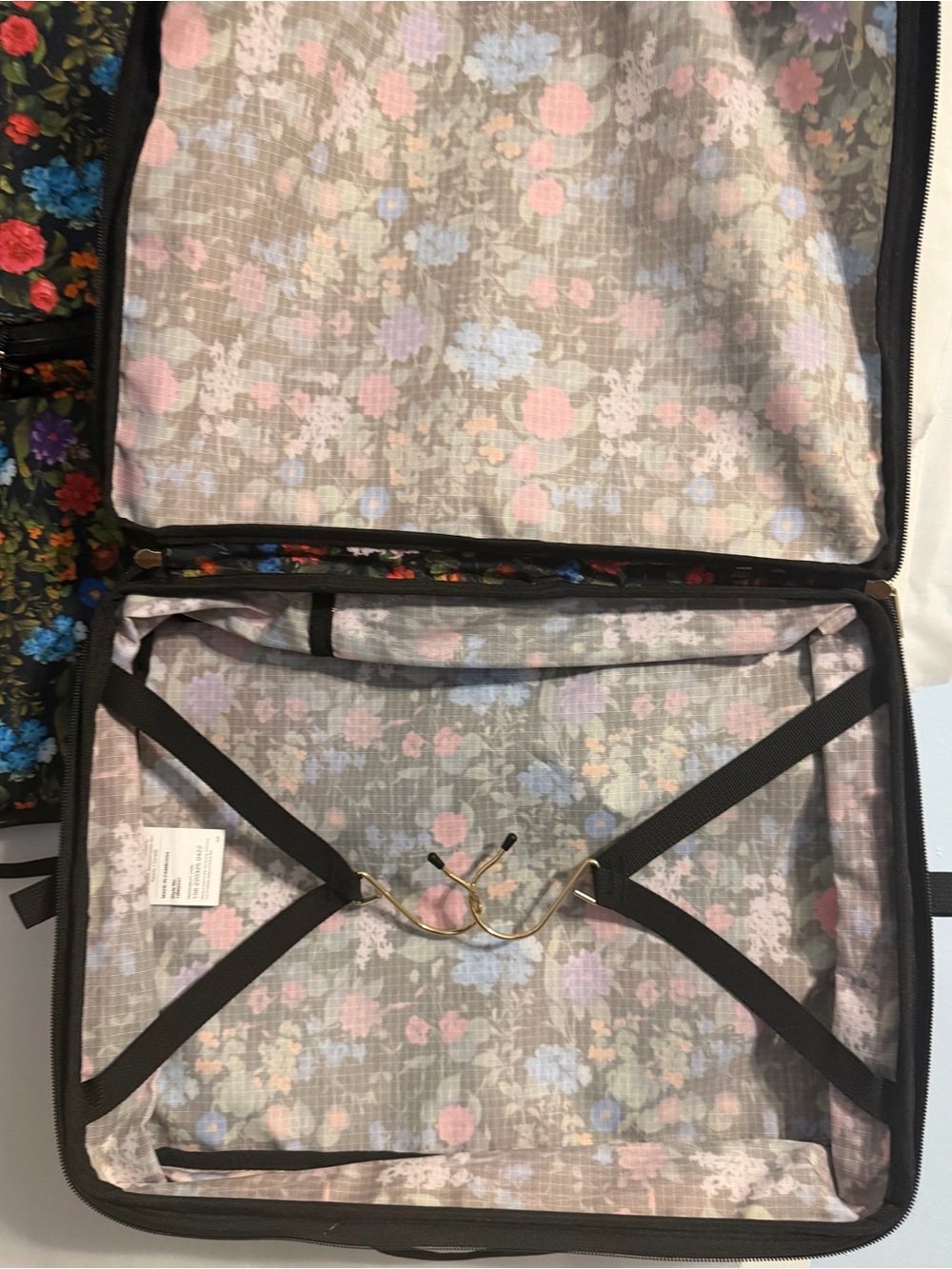 BumbleBella by Jill Martin Set of 2 Hanging Packing Cubes 1 hanging Organizer - Picture 8 of 10